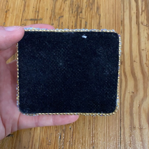 Beaded small Jewelry box - Picture 7 of 10